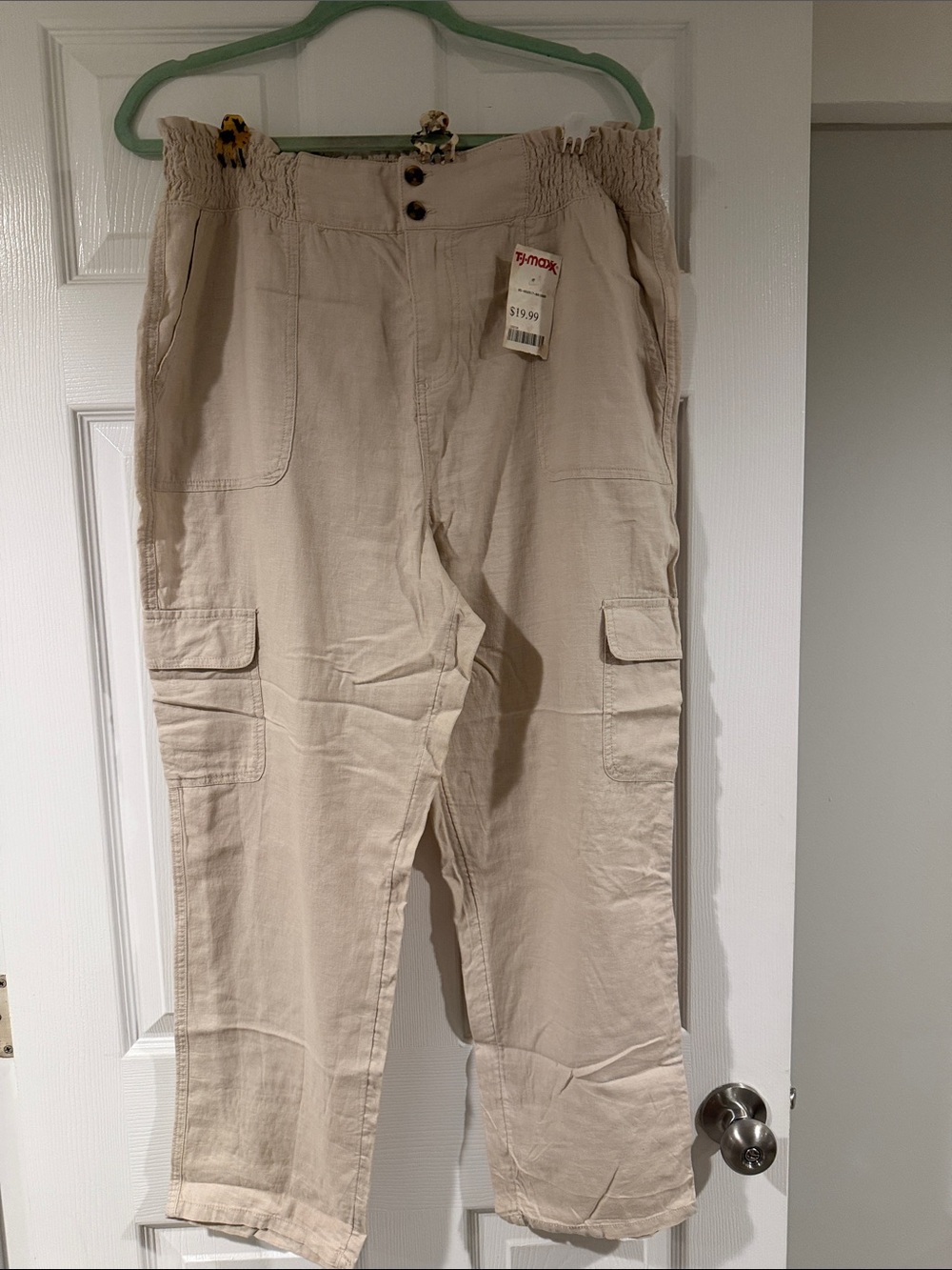 New Women’s Beige pull on Cargo Pants -Nicole Miller LG